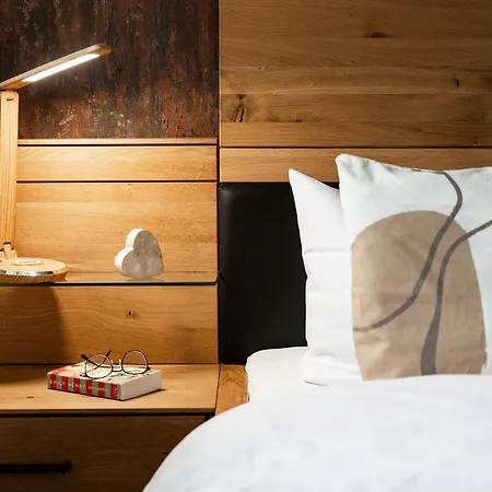 Vier Jahreszeiten An Der Therme & Kliniken Naehe Freiburg & Schwarzwald Ideal Fuer Wellness Kur & Business Ausfluege 24h Check In- Wlan & Parken Gratis