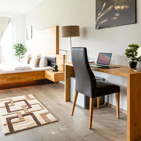 Vier Jahreszeiten An Der Therme & Kliniken Naehe Freiburg & Schwarzwald Ideal Fuer Wellness Kur & Business Ausfluege 24h Check In- Wlan & Parken Gratis