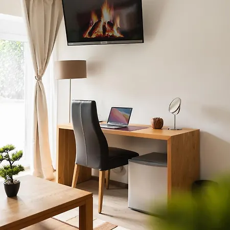 Vier Jahreszeiten An Der Therme & Kliniken Naehe Freiburg & Schwarzwald Ideal Fuer Wellness Kur & Business Ausfluege 24h Check In- Wlan & Parken Gratis 3*