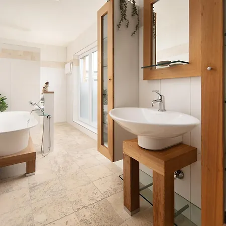 Vier Jahreszeiten An Der Therme & Kliniken Naehe Freiburg & Schwarzwald Ideal Fuer Wellness Kur & Business Ausfluege 24h Check In- Wlan & Parken Gratis