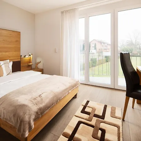 Vier Jahreszeiten An Der Therme & Kliniken Naehe Freiburg & Schwarzwald Ideal Fuer Wellness Kur & Business Ausfluege 24h Check In- Wlan & Parken Gratis فندق