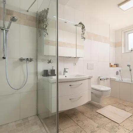 Vier Jahreszeiten An Der Therme & Kliniken Naehe Freiburg & Schwarzwald Ideal Fuer Wellness Kur & Business Ausfluege 24h Check In- Wlan & Parken Gratis 3*