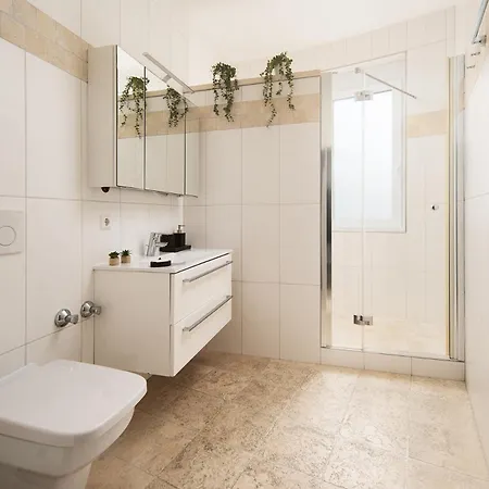 Vier Jahreszeiten An Der Therme & Kliniken Naehe Freiburg & Schwarzwald Ideal Fuer Wellness Kur & Business Ausfluege 24h Check In- Wlan & Parken Gratis 호텔 바트크로찡엔