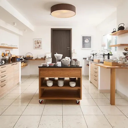 호텔 Vier Jahreszeiten An Der Therme & Kliniken Naehe Freiburg & Schwarzwald Ideal Fuer Wellness Kur & Business Ausfluege 24h Check In- Wlan & Parken Gratis