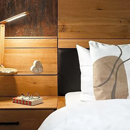 Vier Jahreszeiten An Der Therme & Kliniken Naehe Freiburg & Schwarzwald Ideal Fuer Wellness Kur & Business Ausfluege 24h Check In- Wlan & Parken Gratis Hotel 3*