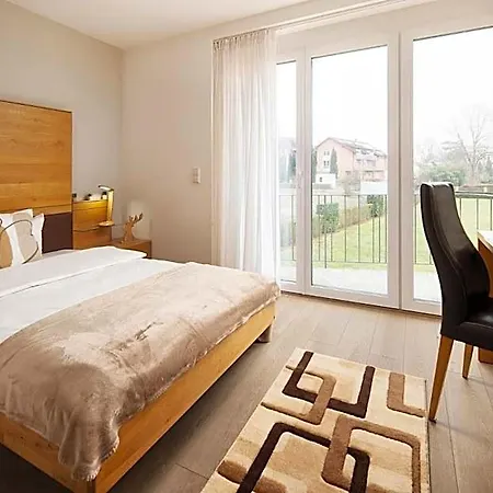 Vier Jahreszeiten An Der Therme & Kliniken Naehe Freiburg & Schwarzwald Ideal Fuer Wellness Kur & Business Ausfluege 24h Check In- Wlan & Parken Gratis Hotel 3*