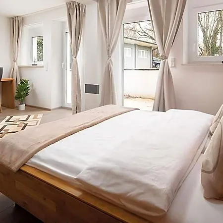Vier Jahreszeiten An Der Therme & Kliniken Naehe Freiburg & Schwarzwald Ideal Fuer Wellness Kur & Business Ausfluege 24h Check In- Wlan & Parken Gratis