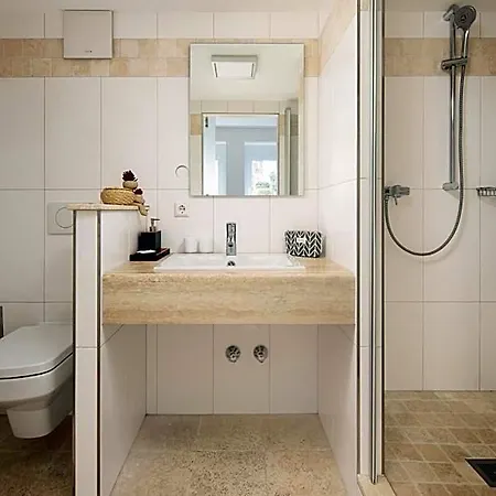 Vier Jahreszeiten An Der Therme & Kliniken Naehe Freiburg & Schwarzwald Ideal Fuer Wellness Kur & Business Ausfluege 24h Check In- Wlan & Parken Gratis Hotel 3*