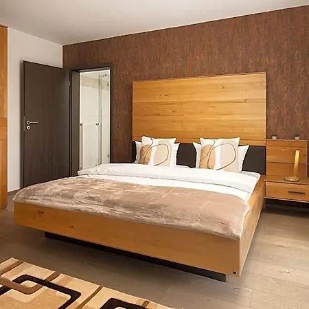 Vier Jahreszeiten An Der Therme & Kliniken Naehe Freiburg & Schwarzwald Ideal Fuer Wellness Kur & Business Ausfluege 24h Check In- Wlan & Parken Gratis