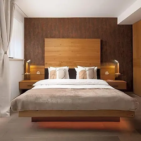 Vier Jahreszeiten An Der Therme & Kliniken Naehe Freiburg & Schwarzwald Ideal Fuer Wellness Kur & Business Ausfluege 24h Check In- Wlan & Parken Gratis