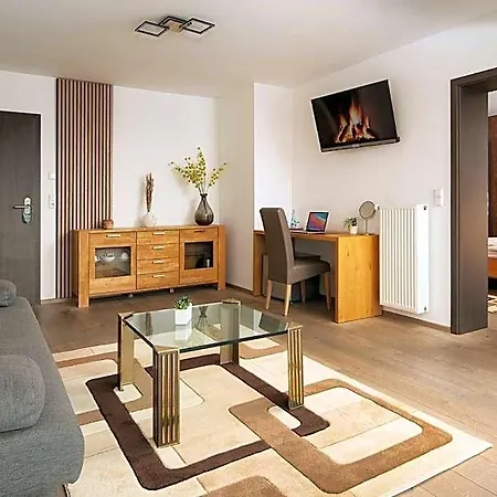Hotel Vier Jahreszeiten An Der Therme & Kliniken Naehe Freiburg & Schwarzwald Ideal Fuer Wellness Kur & Business Ausfluege 24h Check In- Wlan & Parken Gratis Bad Krozingen