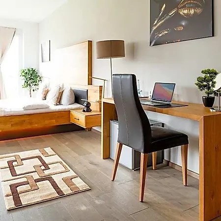 Vier Jahreszeiten An Der Therme & Kliniken Naehe Freiburg & Schwarzwald Ideal Fuer Wellness Kur & Business Ausfluege 24h Check In- Wlan & Parken Gratis Bad Krozingen