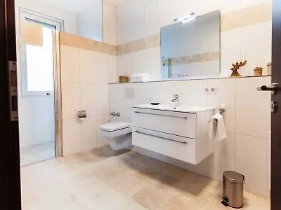 فندق Vier Jahreszeiten An Der Therme & Kliniken Naehe Freiburg & Schwarzwald Ideal Fuer Wellness Kur & Business Ausfluege 24h Check In- Wlan & Parken Gratis باد كروزنغن